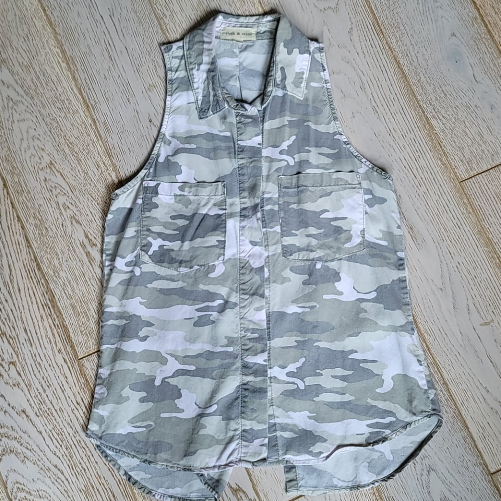 Anthro Cloth & Stone Sleeveless Camo top xs